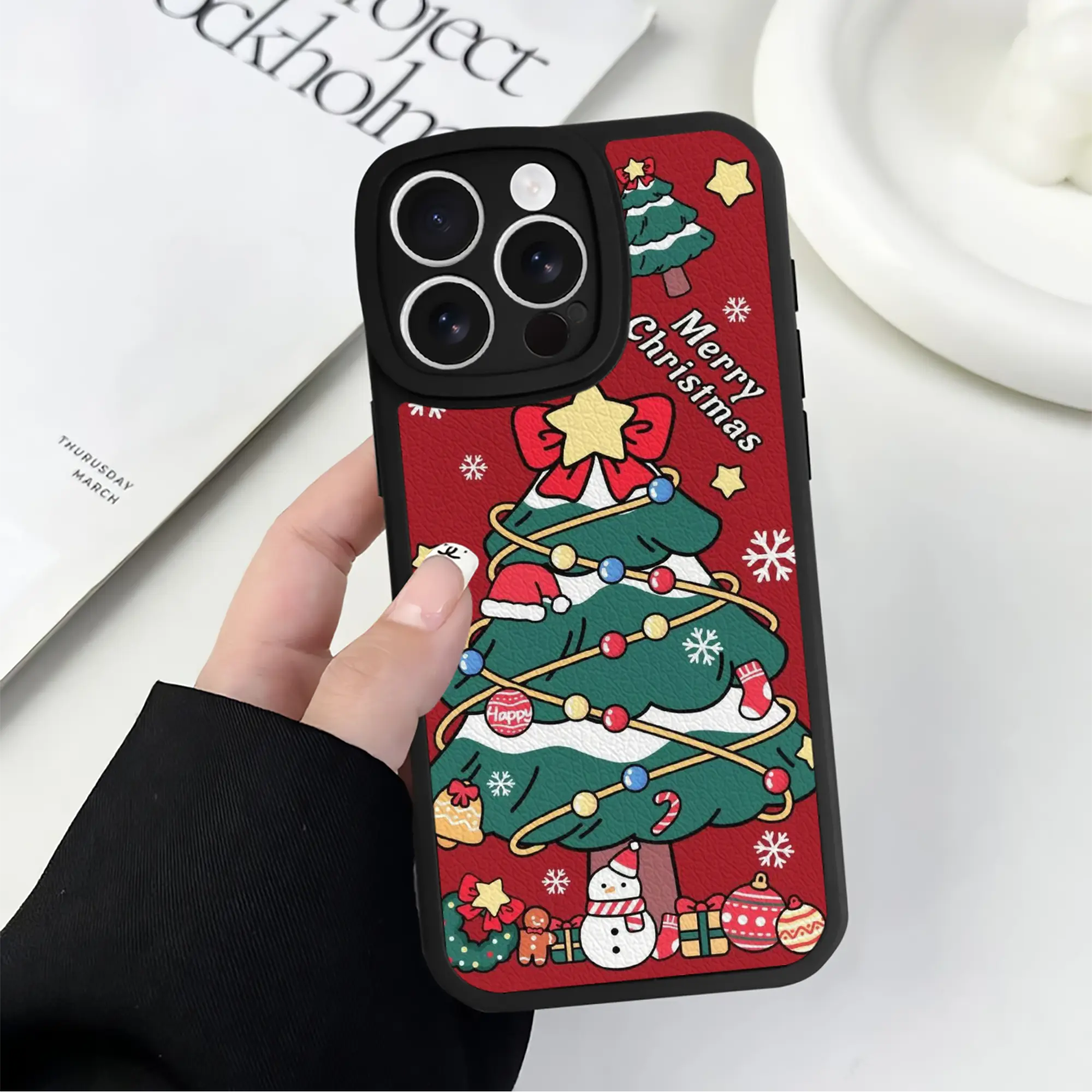 IPhone 16シリーズ対応 ・ シリコンスマホケース ・ レザー調 ・ 高精度フィット ・ 耐衝撃 ・ ワイヤレス充電対応 ・ 精密カット