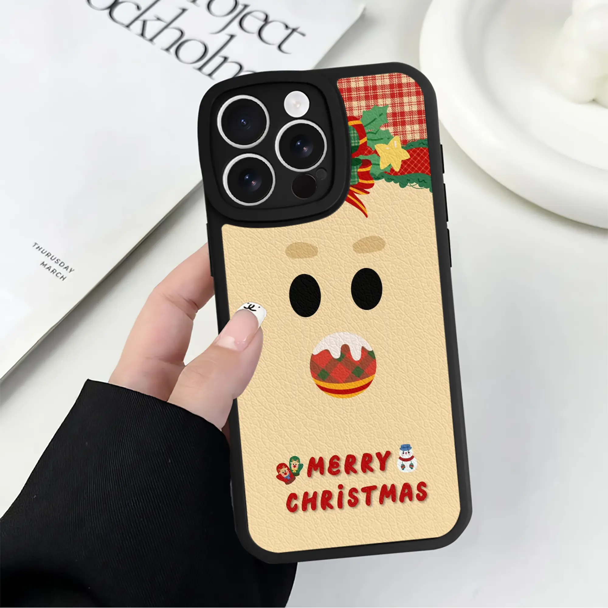 IPhone 16シリーズ対応 ・ シリコンスマホケース ・ レザー調 ・ 高精度フィット ・ 耐衝撃 ・ ワイヤレス充電対応 ・ 精密カット